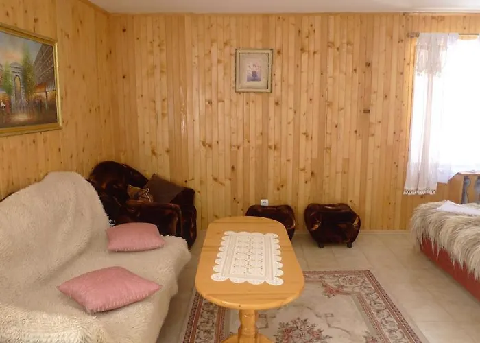 Elitza 2* パンポロボ